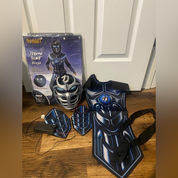 🔥3 for $10🔥 Xtreme Robot Ninja Costume Size Medium 8-10 - Picture 1 of 4